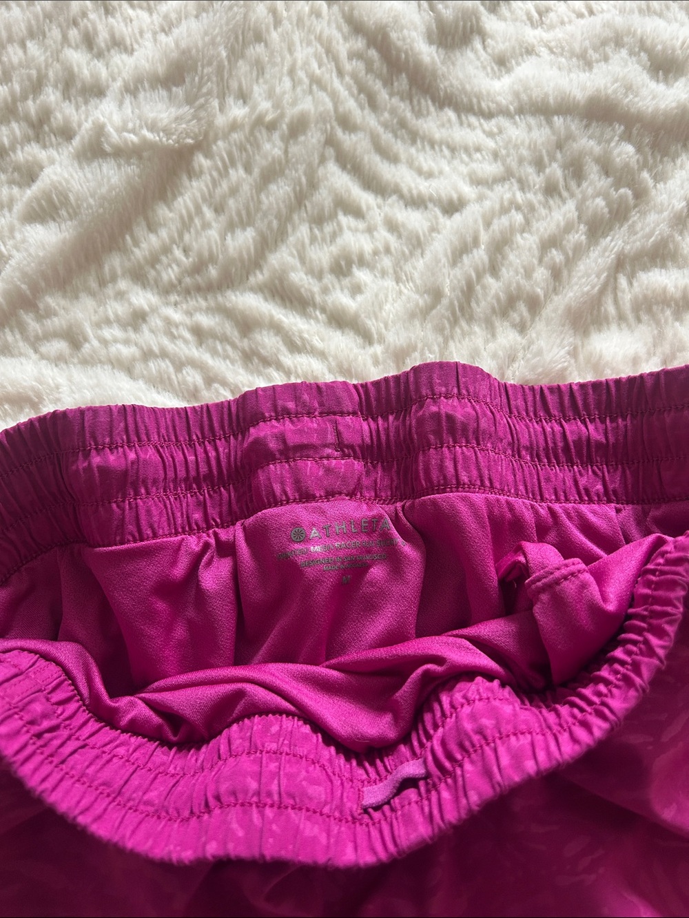 Athleta Women’s Athletic Shorts in Magenta - Picture 2 of 3